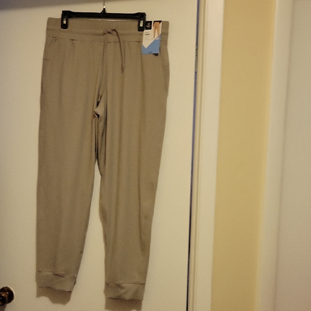 NWT: Members Mark Men's Travel Jogger